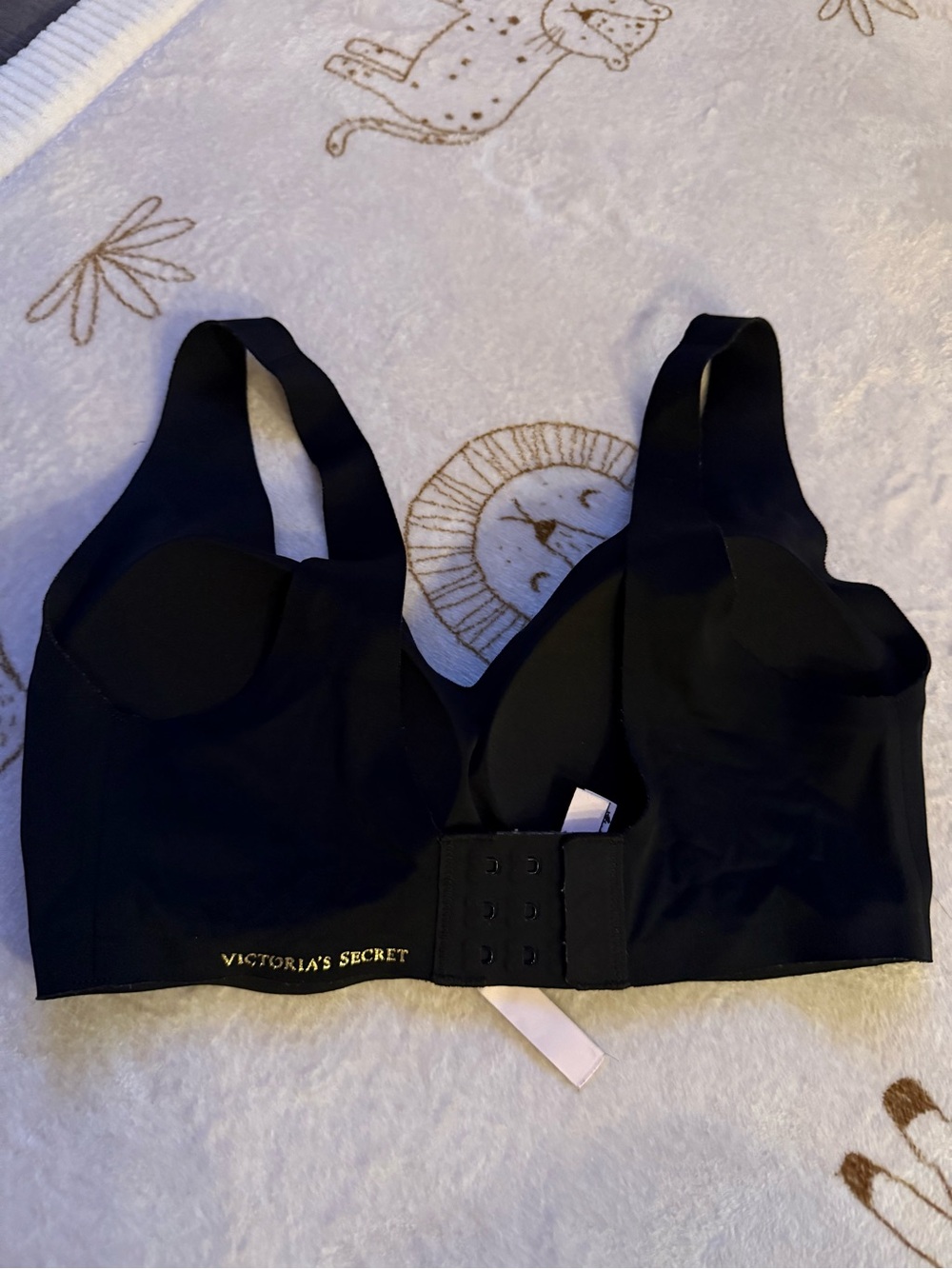 Victoria's Secret Black Seamless Comfort Bra 32DD pre-owned with gift .